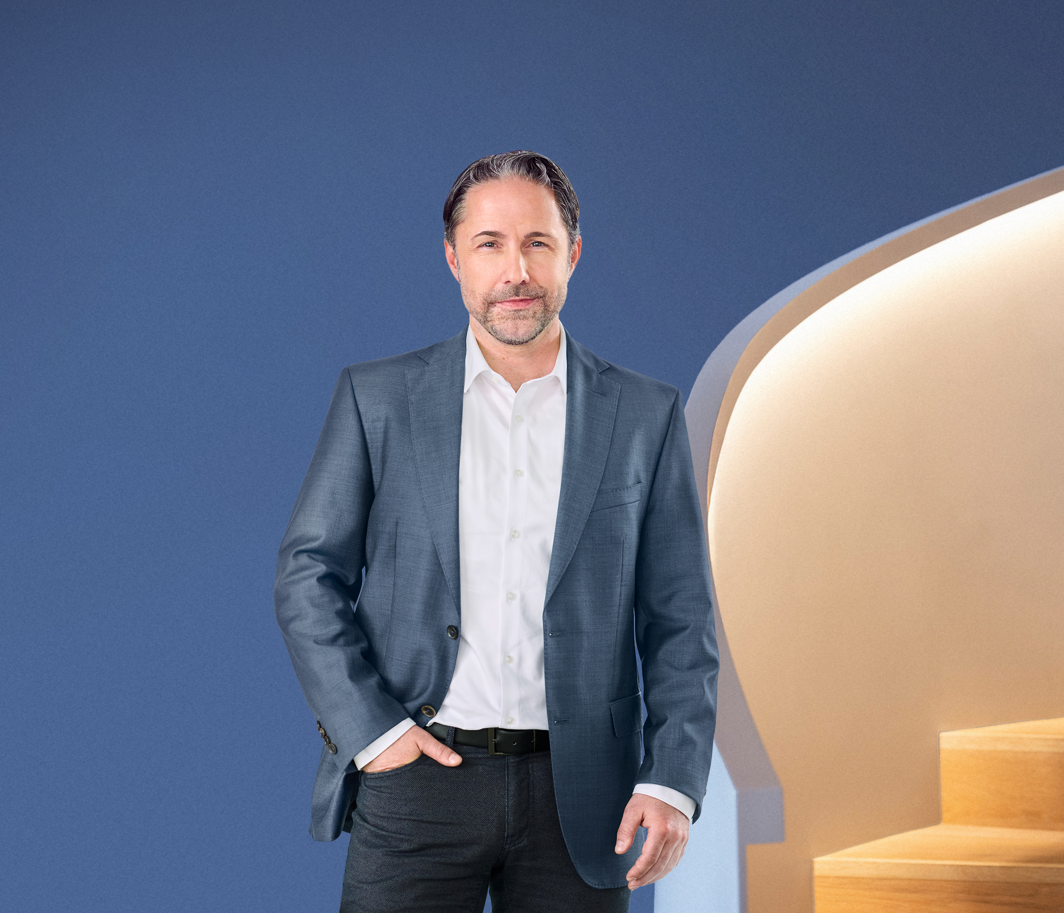 Portrét Marwina Ramckeho, CEO skupiny EOS